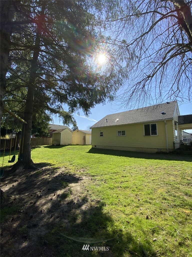 Property Photo:  1200 S 9th Avenue  WA 98626 