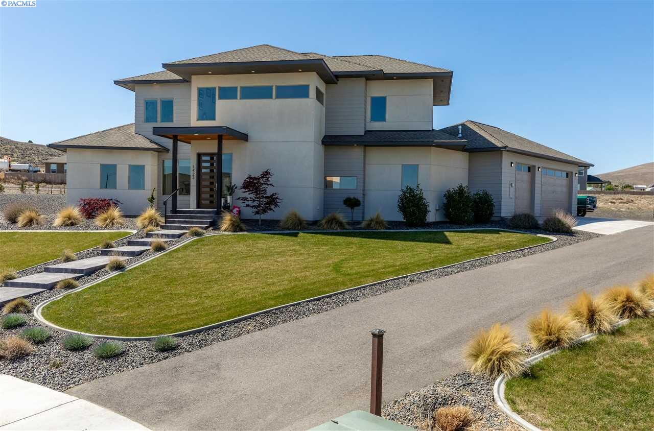 Property Photo: 1423 Kensington Way WA 99352