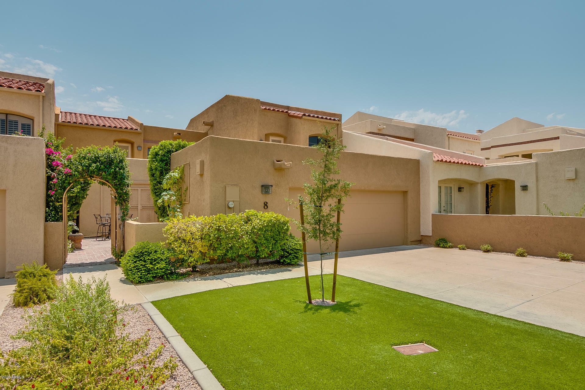 Property Photo:  2626 E Arizona Biltmore Circle 8  AZ 85016 