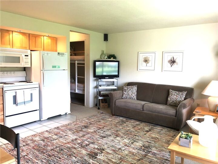 Property Photo:  8903  Crescent Bar Road NW 105  WA 98848 