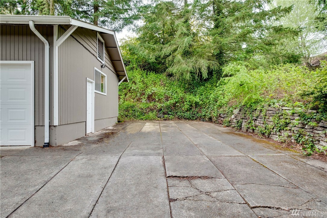 Property Photo:  621 Adele Ave  WA 98312 