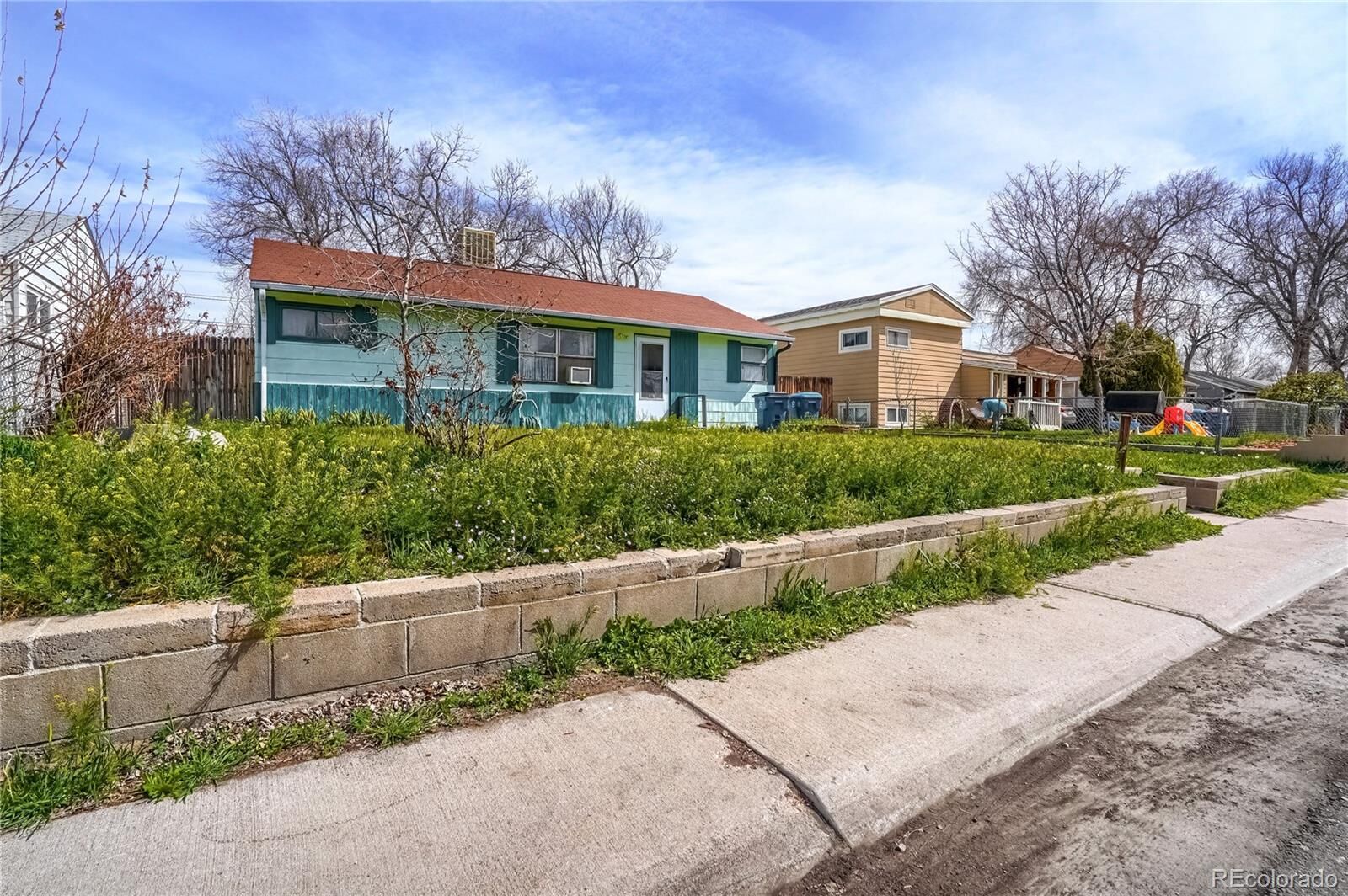 Property Photo:  4211 E 69th Place  CO 80022 