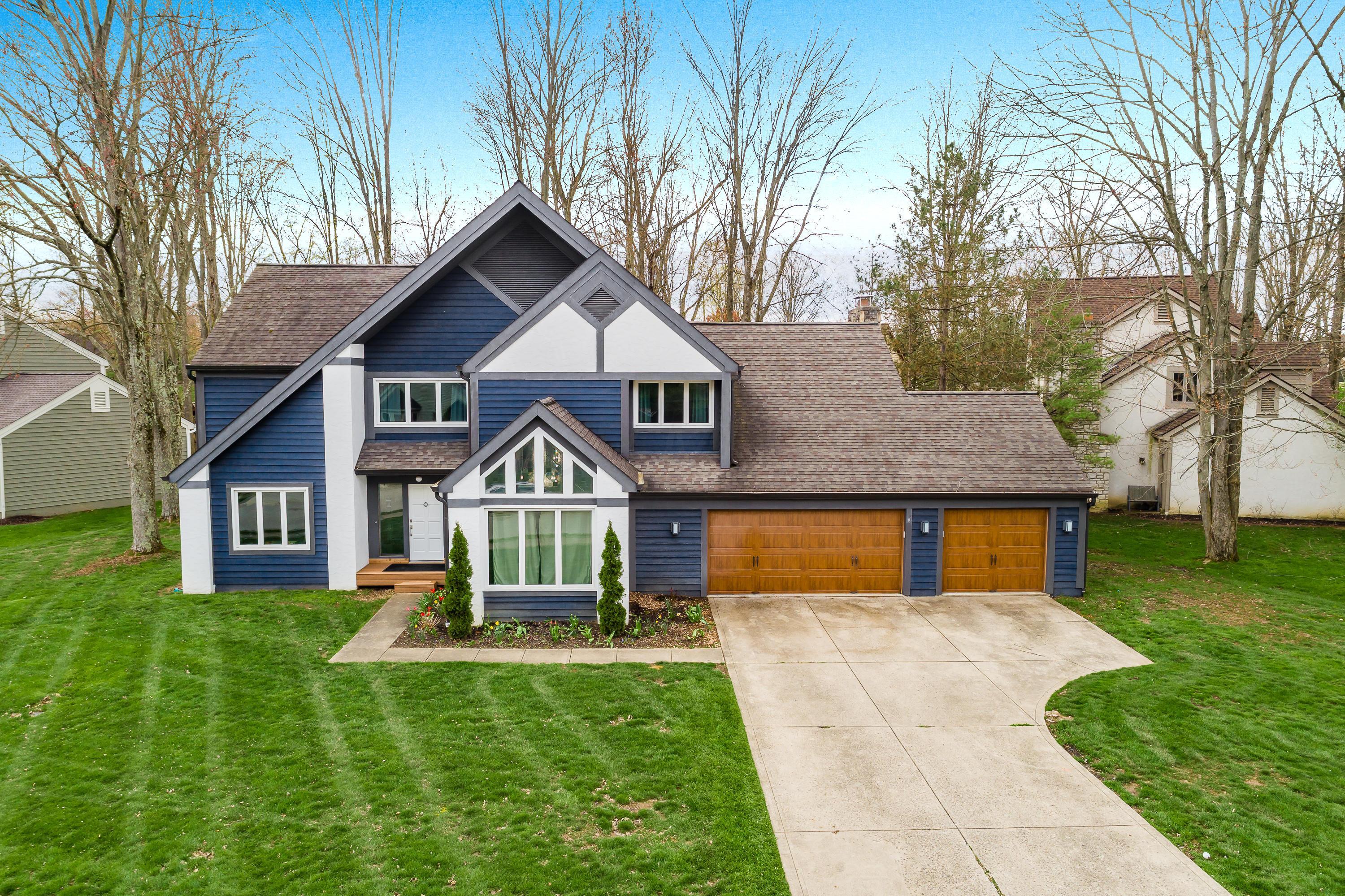 Property Photo:  239 Woodedge E Circle  OH 43065 