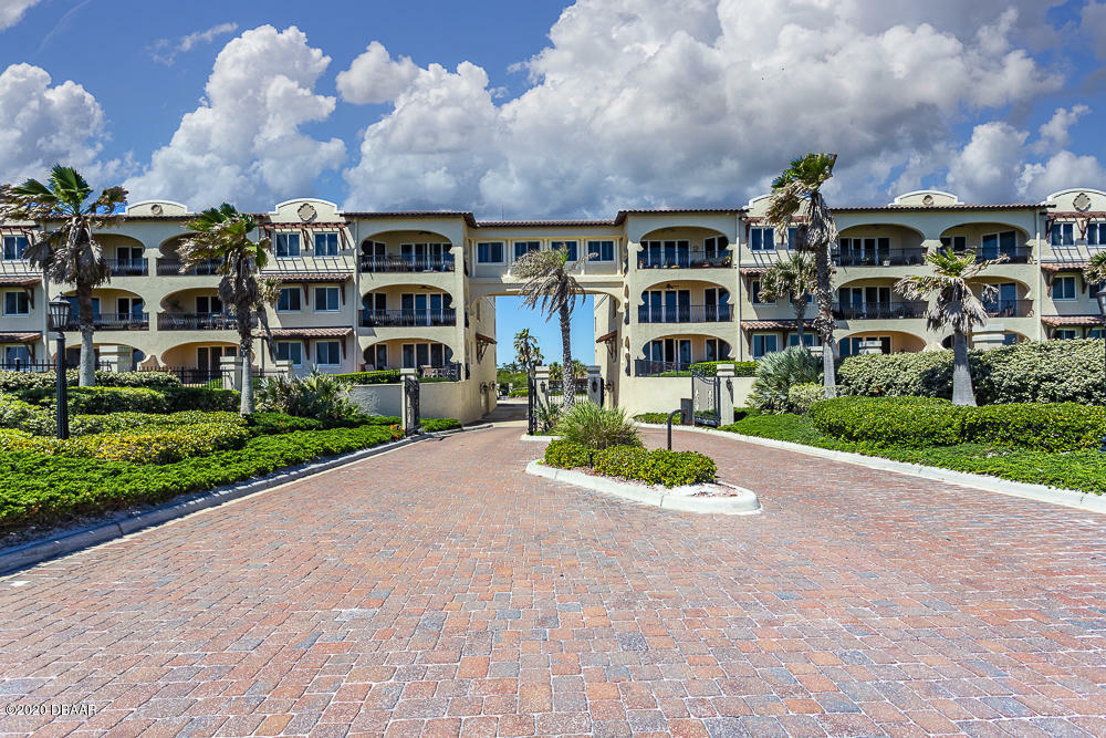 Property Photo: 2450 N Ocean Shore Boulevard FL 32136