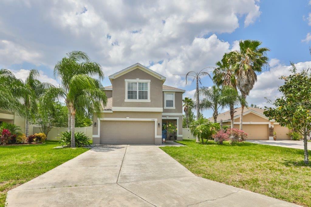 Property Photo: 14305 King Tom Place FL 33573