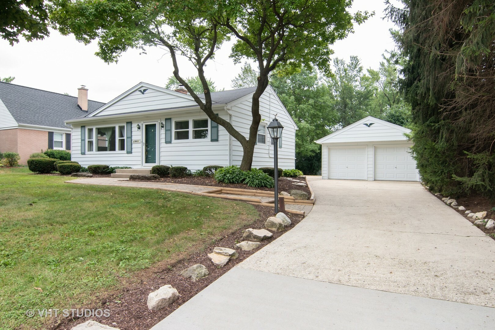 Property Photo:  27W601 Galusha Avenue  IL 60555 