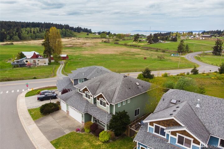 Property Photo: 2132 NW 9th Avenue WA 98277