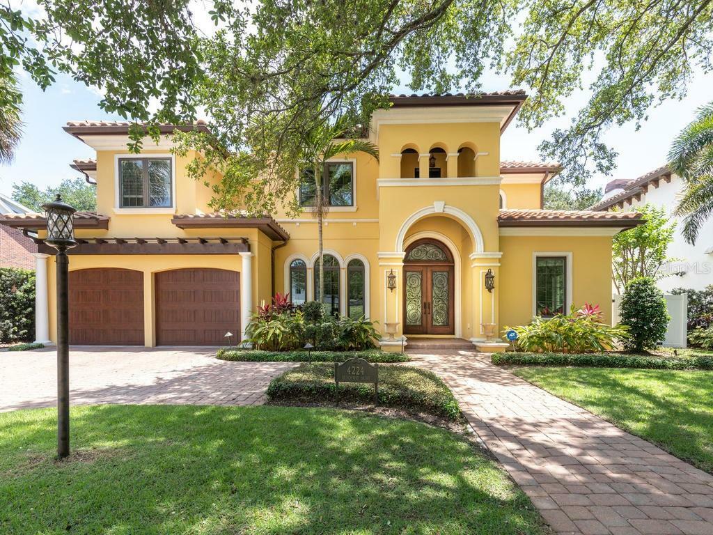Property Photo: 4224 W Beachway Drive FL 33609