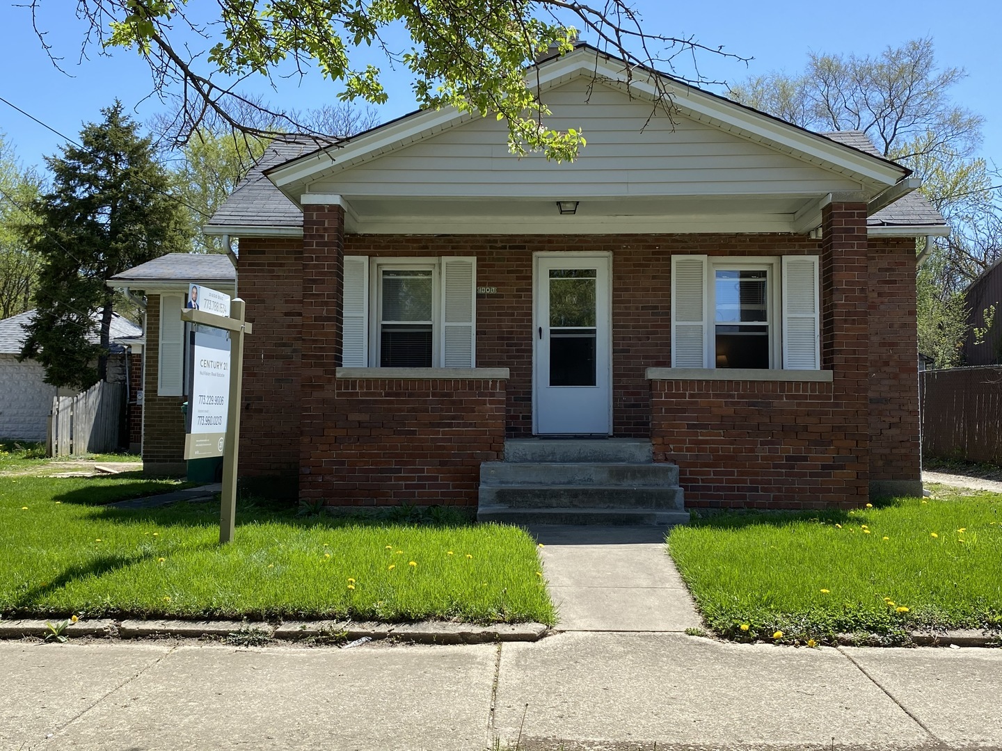 Property Photo:  1808 South State Street  IL 60441 