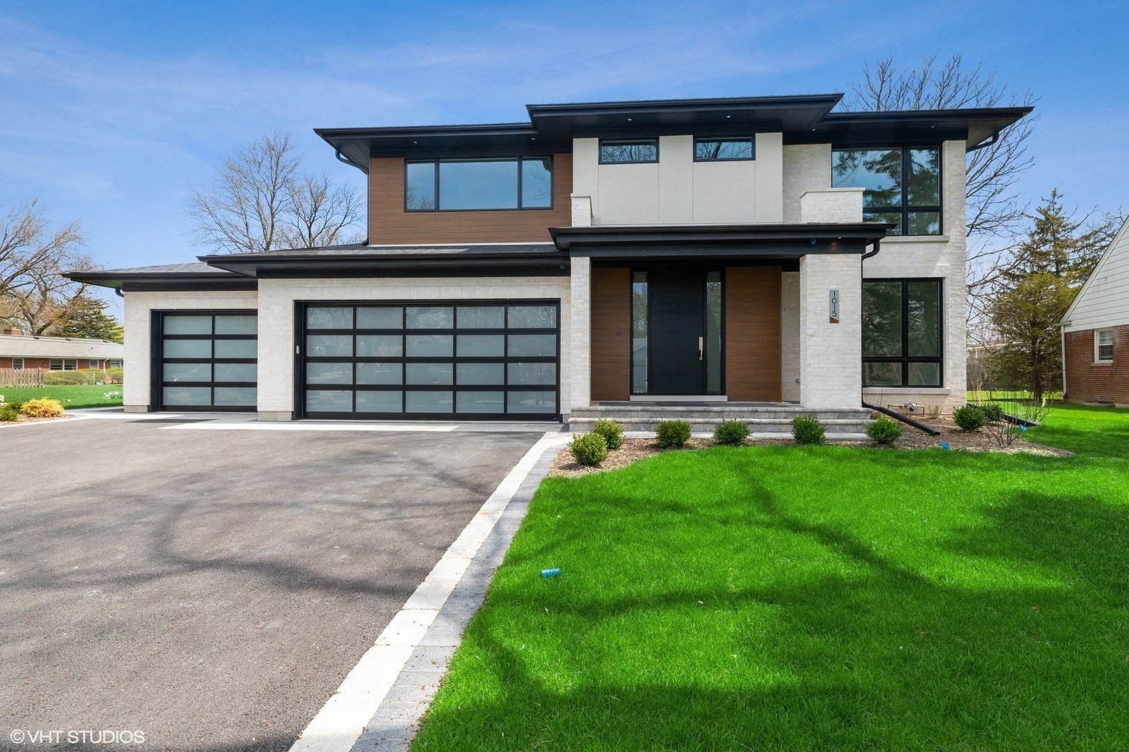 Property Photo: 1015 Linden Leaf Drive IL 60025