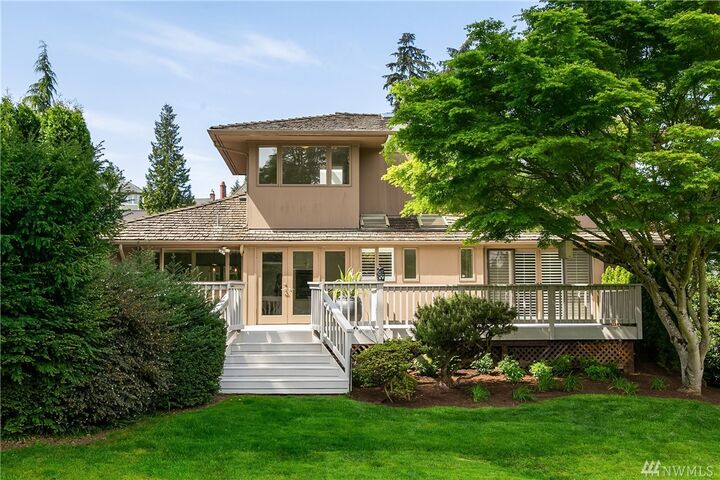Property Photo:  1420  Broadmoor Drive E  WA 98112 