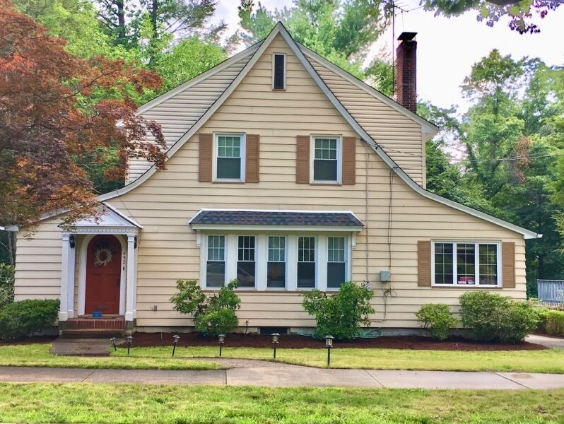 Property Photo: 552 Hillcrest Rd NJ 07450