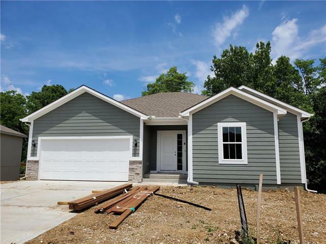 Property Photo: 518 NW Hickory Ridge Drive MO 64029