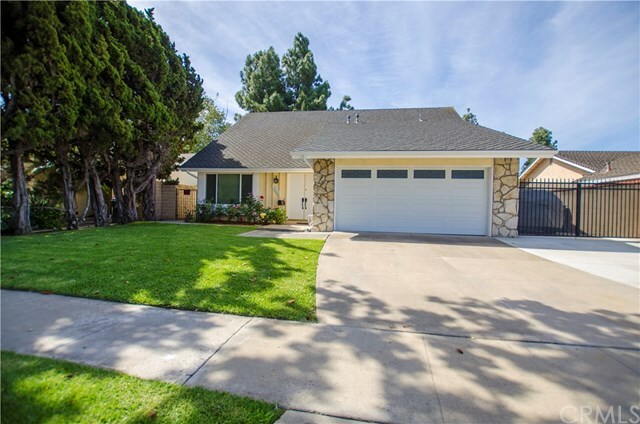 Property Photo:  10626 La Perla Avenue  CA 92708 