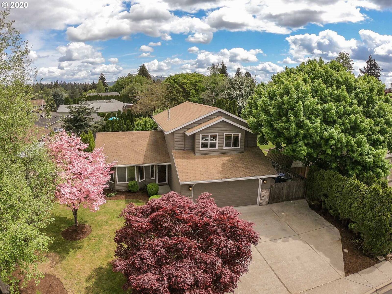 Property Photo:  9042 SE 45th Ave  OR 97222 