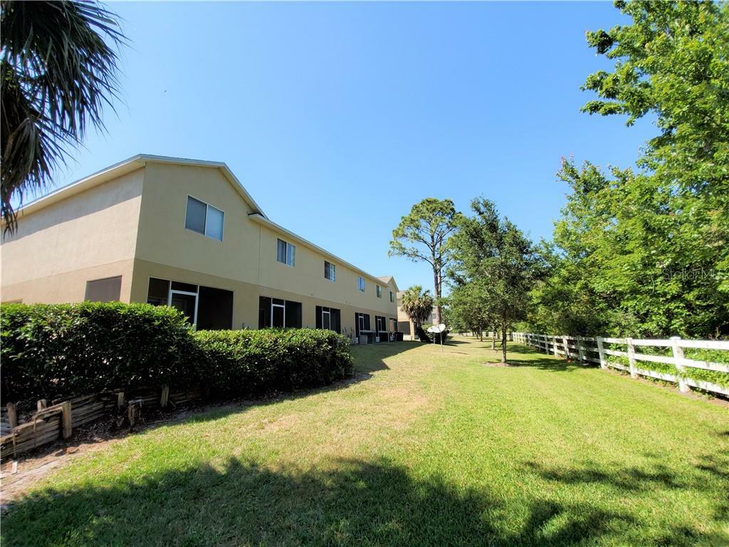 Property Photo:  402 Wilton Circle  FL 32773 