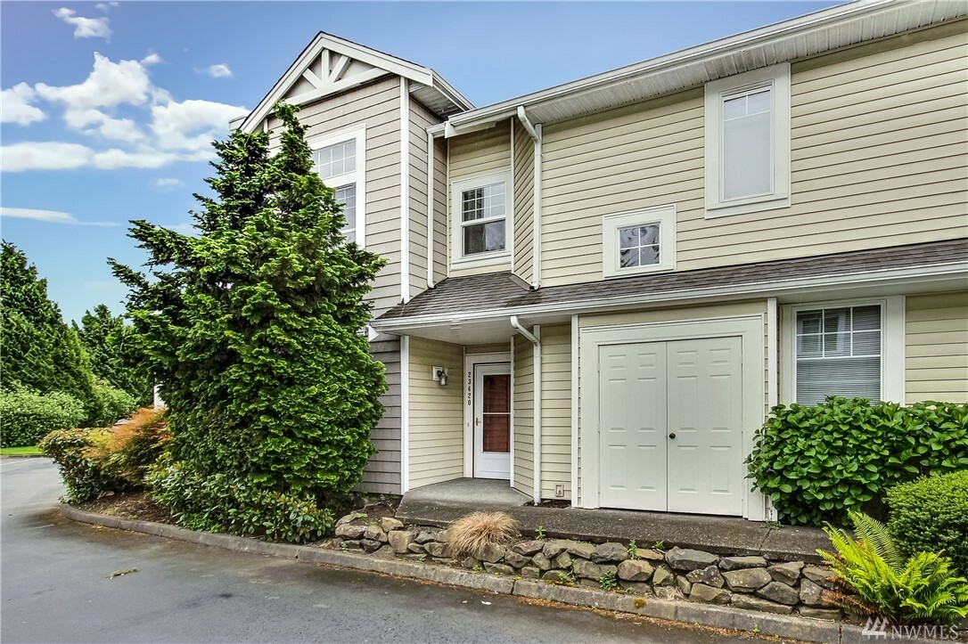 Property Photo: 23420 55th Ave S 18-1 WA 98032