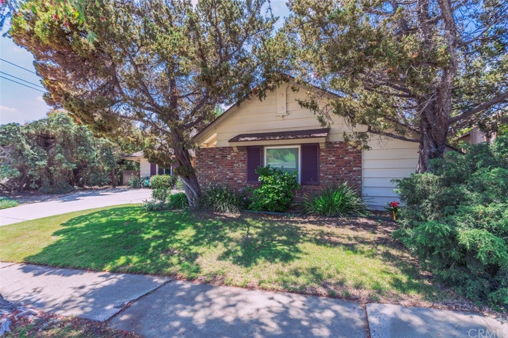 Property Photo: 2816 N Shady Glen Lane CA 92867