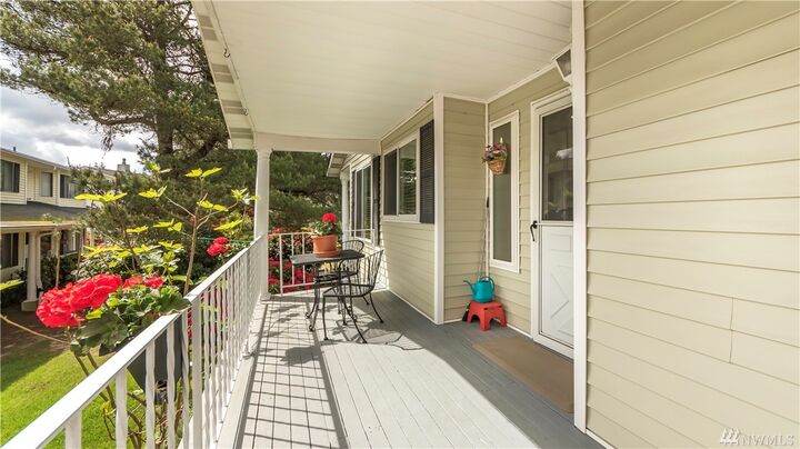 Property Photo: 131 S 324th Place WA 98003