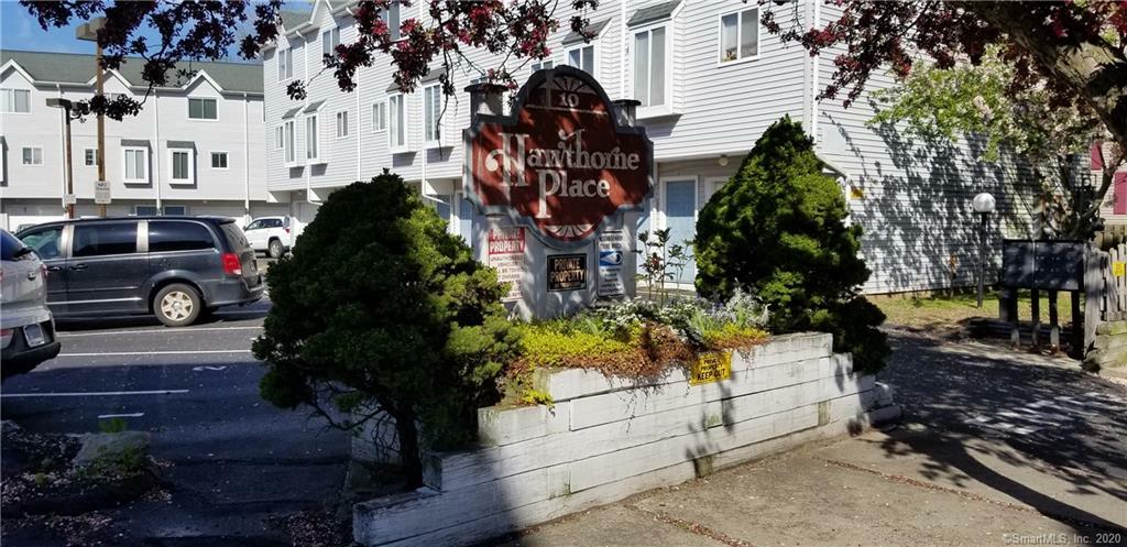 Property Photo: 14 Hawthorne Avenue 14 CT 06418