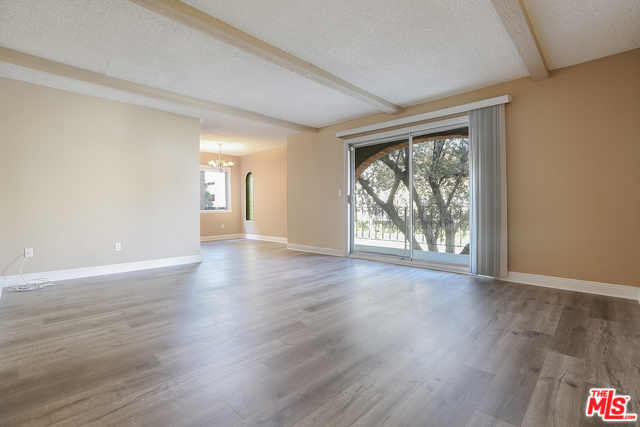 Property Photo: 106 N Eucalyptus Ave 1 CA 90301