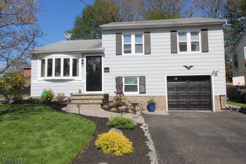 Property Photo:  6 Dogwood Rd  NJ 07857 