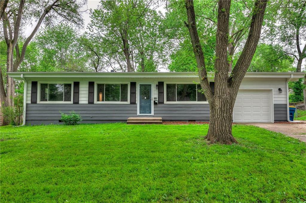 Property Photo:  720 Brown Street  MO 64068 