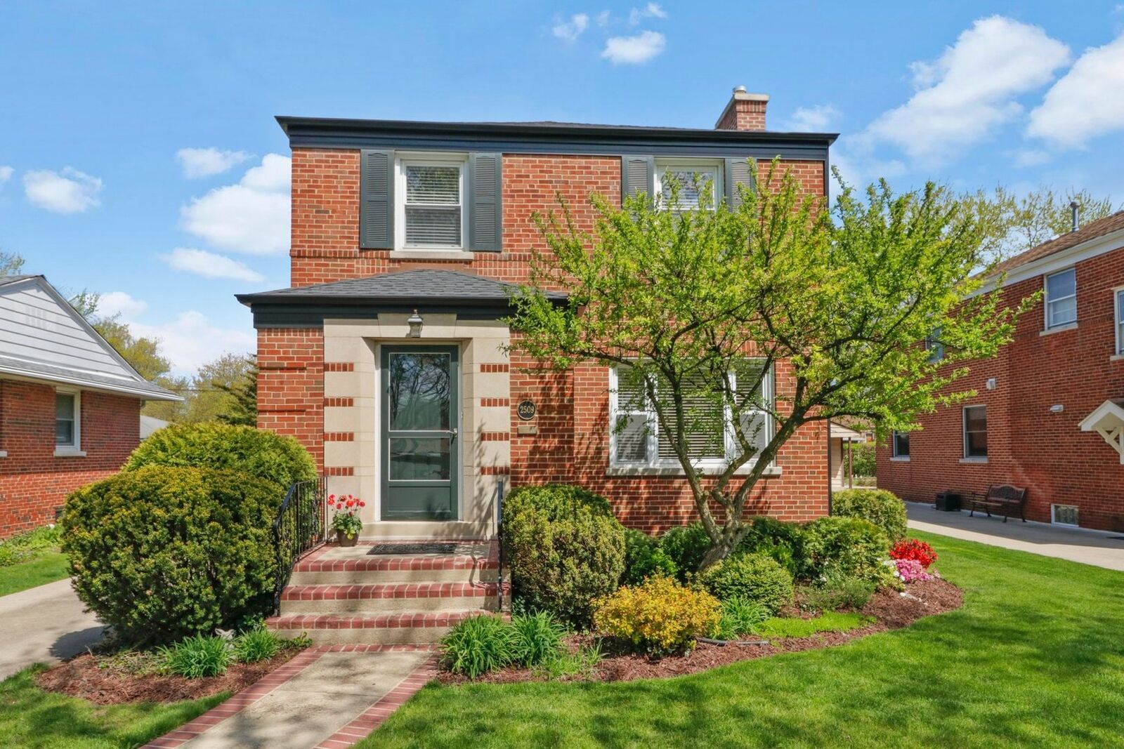 Property Photo: 2509 South 3rd Avenue IL 60546