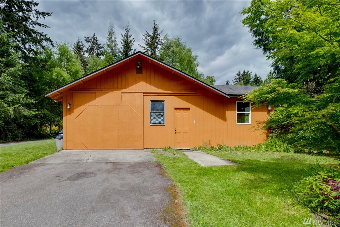 Property Photo:  917 SE Alaska Ave  WA 98366 