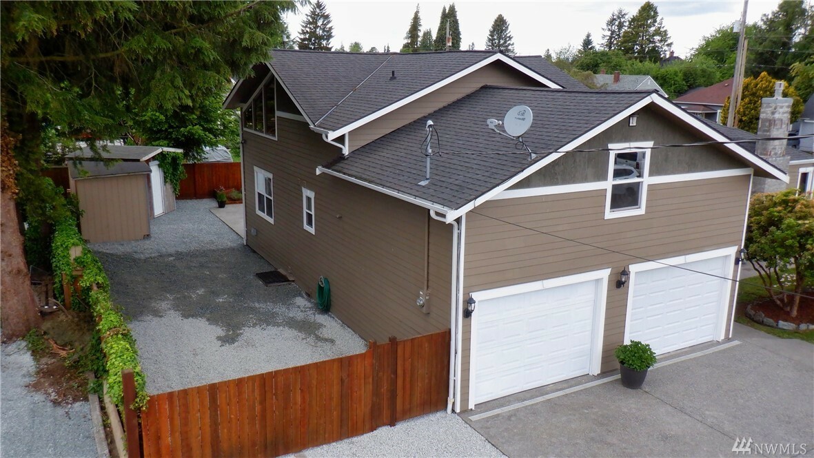 Property Photo:  934 Orange Ave  WA 98233 