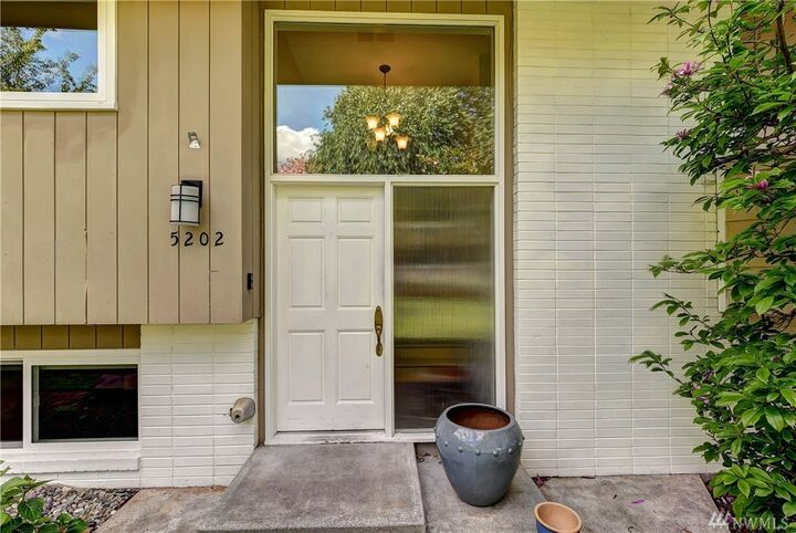 Property Photo:  5202  Sound Avenue  WA 98203 