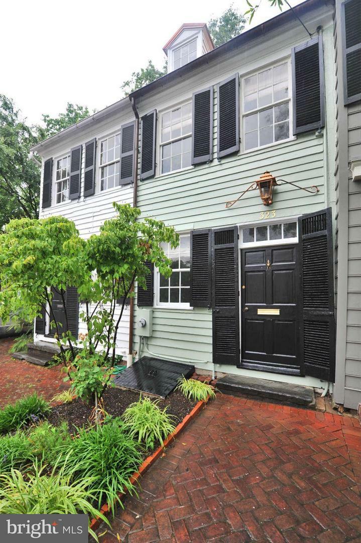 Property Photo:  323 Duke Street  VA 22314 