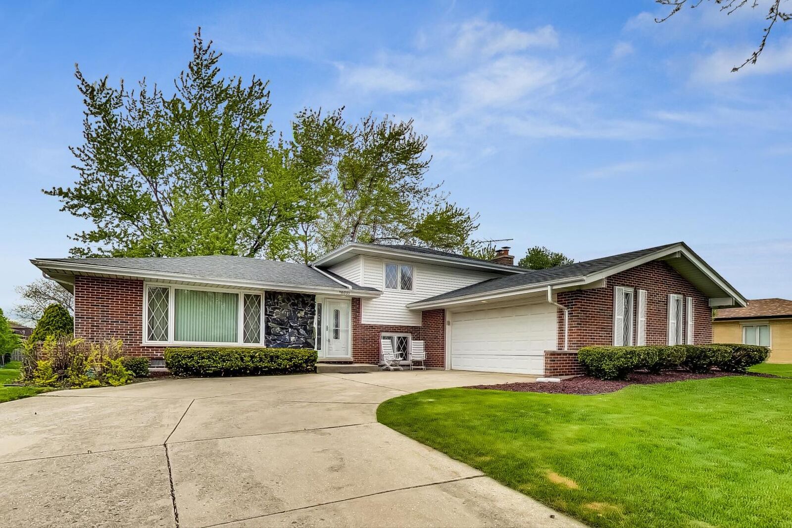 Property Photo:  8632 Clifford Drive  IL 60561 
