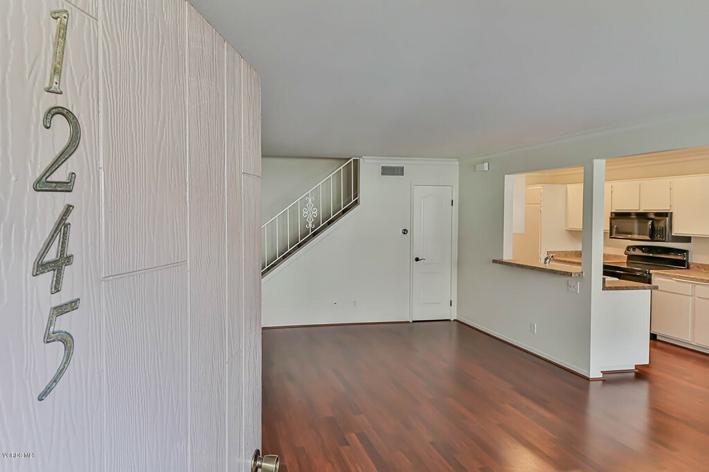 Property Photo:  1245 Landsburn Circle  CA 91361 