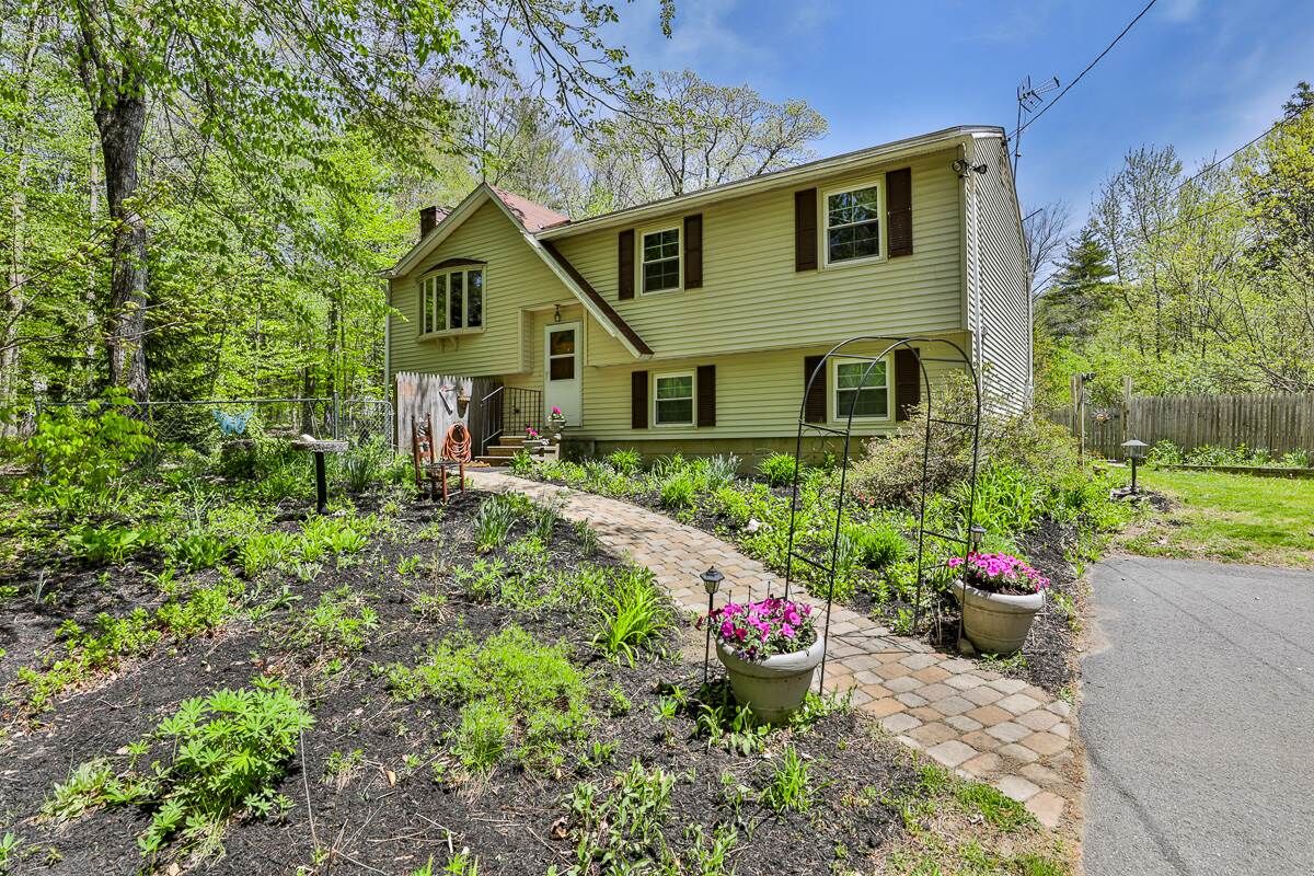 Property Photo:  56 Palmer Road  NH 03034 