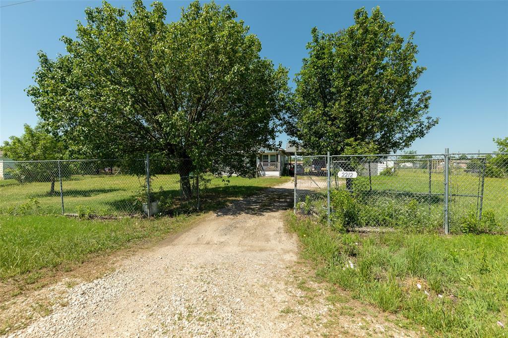 Property Photo: 2212 Mourning Dove Drive TX 76084