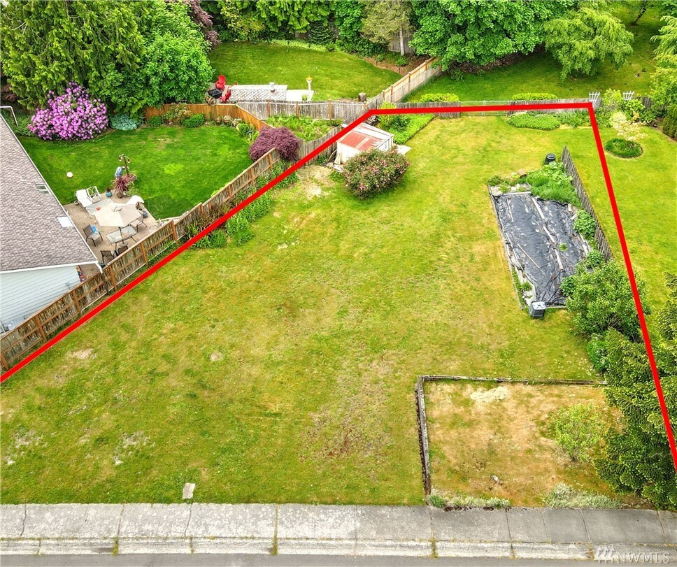 Property Photo:  165 Xx 147th Ave SE  WA 98058 