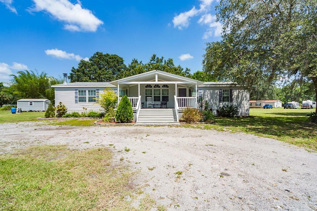 Property Photo:  2204 Moonstone Lane  FL 33566 