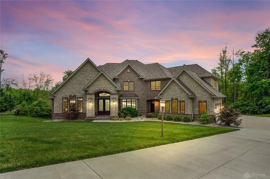 Property Photo:  859 Willow Oak Court  OH 45066 