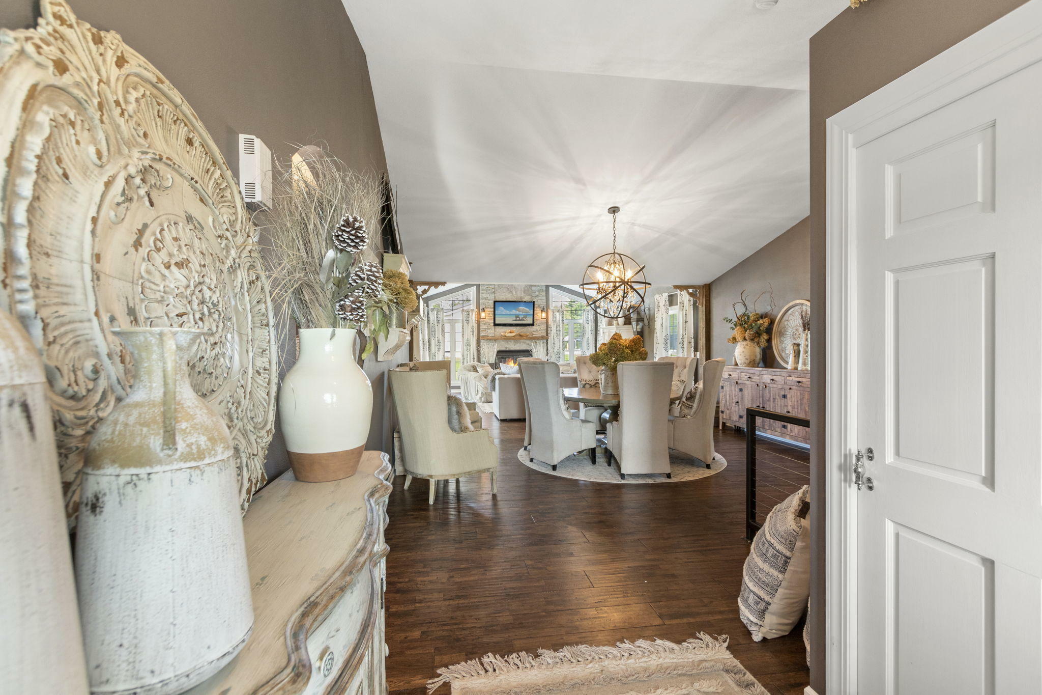 Property Photo:  2334 Lockhorn Cir  WI 53090 