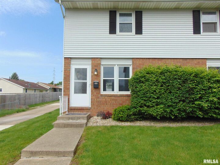 1918 Canterbury  Washington IL 61571 photo