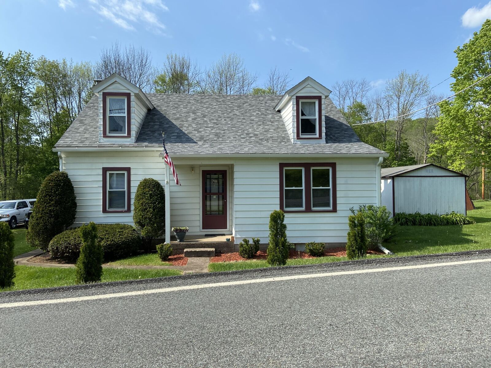 Property Photo: 10 River Road PA 18661