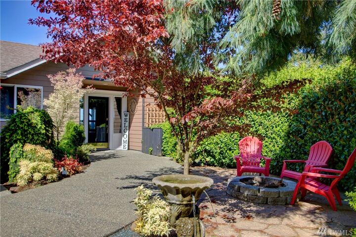 Property Photo:  6313 Dennis Lane  WA 98284 