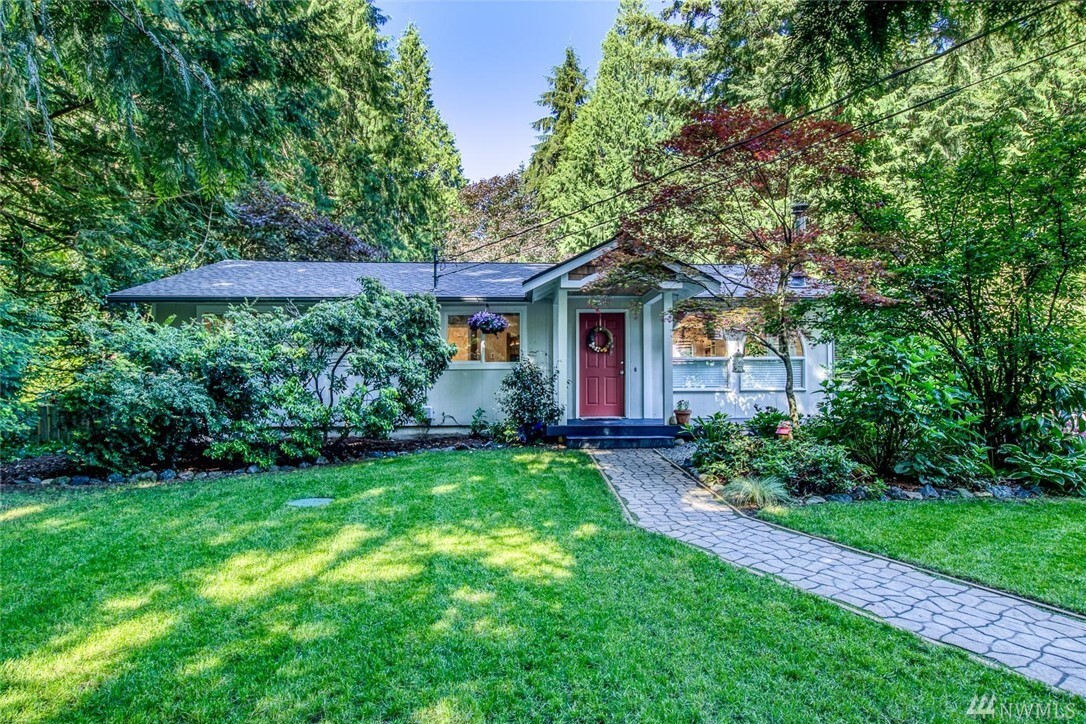 Property Photo: 11369 Kallgren Road NE WA 98110