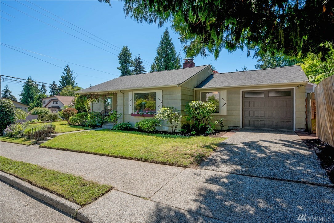 Property Photo:  1257 NE 88th St  WA 98115 