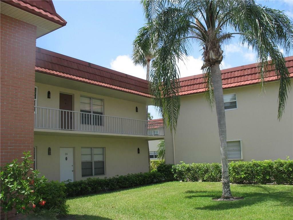 Property Photo:  101 Springlake Drive 203  FL 32962 