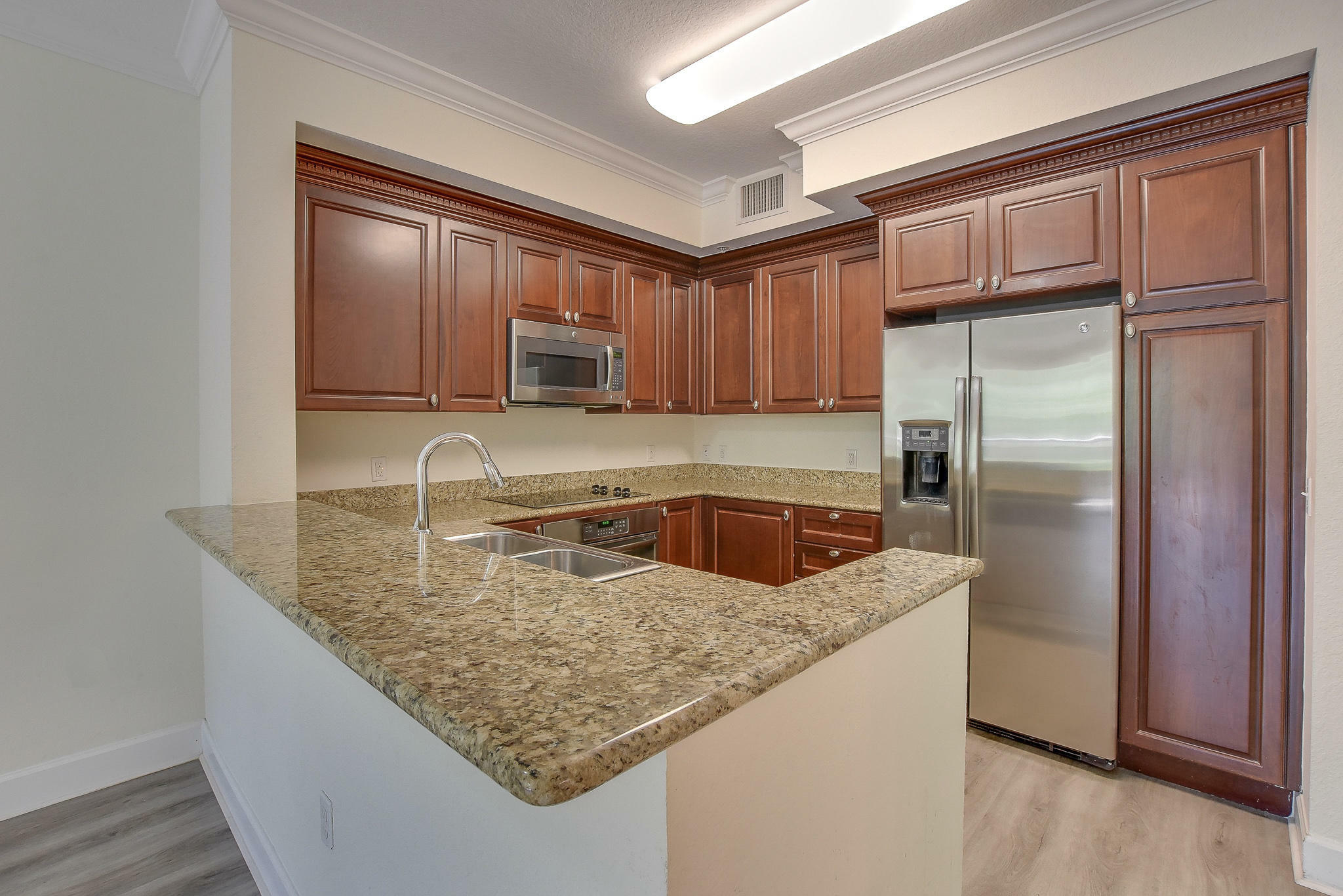 Property Photo:  1690 Renaissance Commons Boulevard 1424  FL 33426 