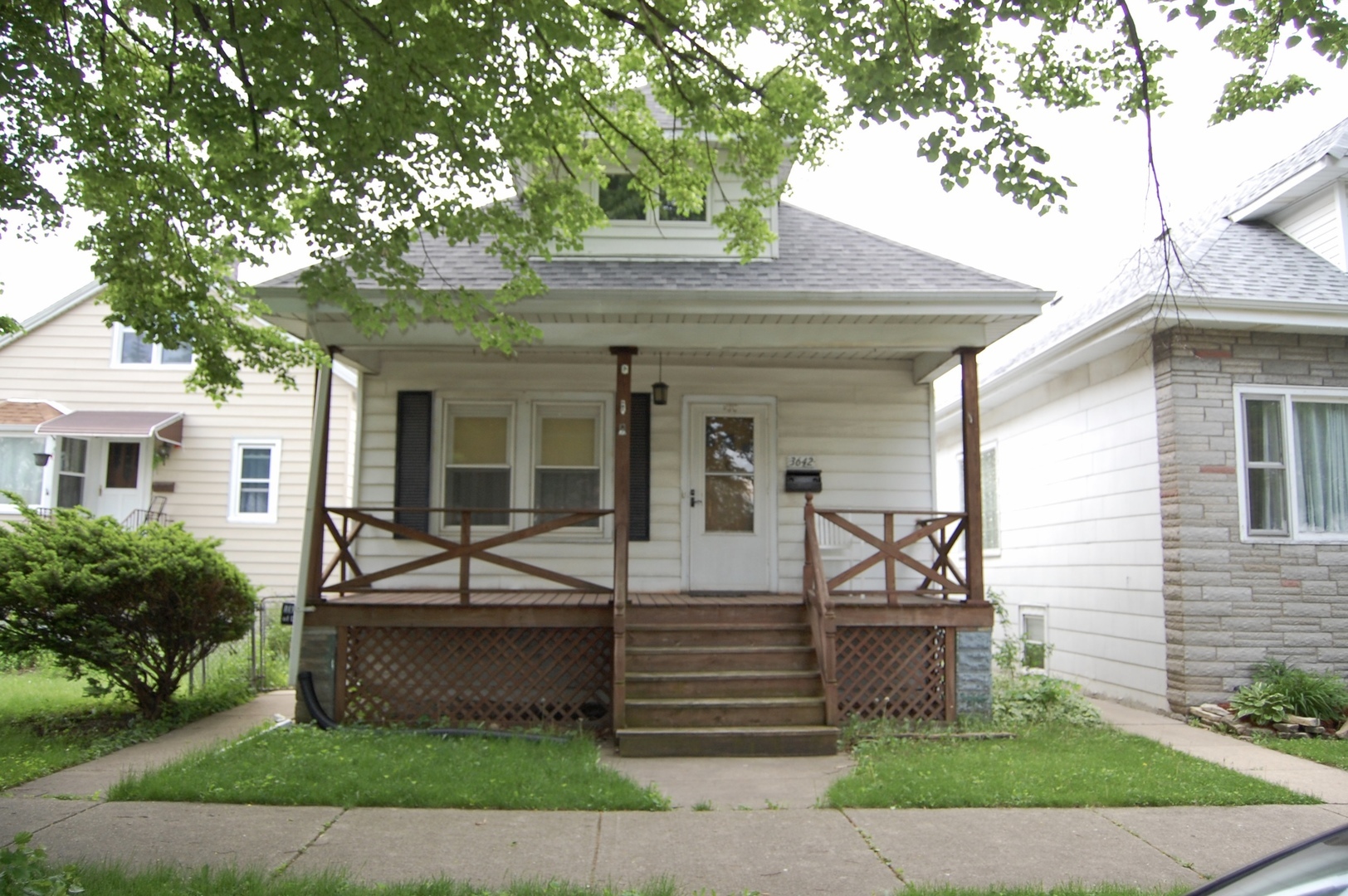 Property Photo: 3642 North Newland Avenue IL 60634