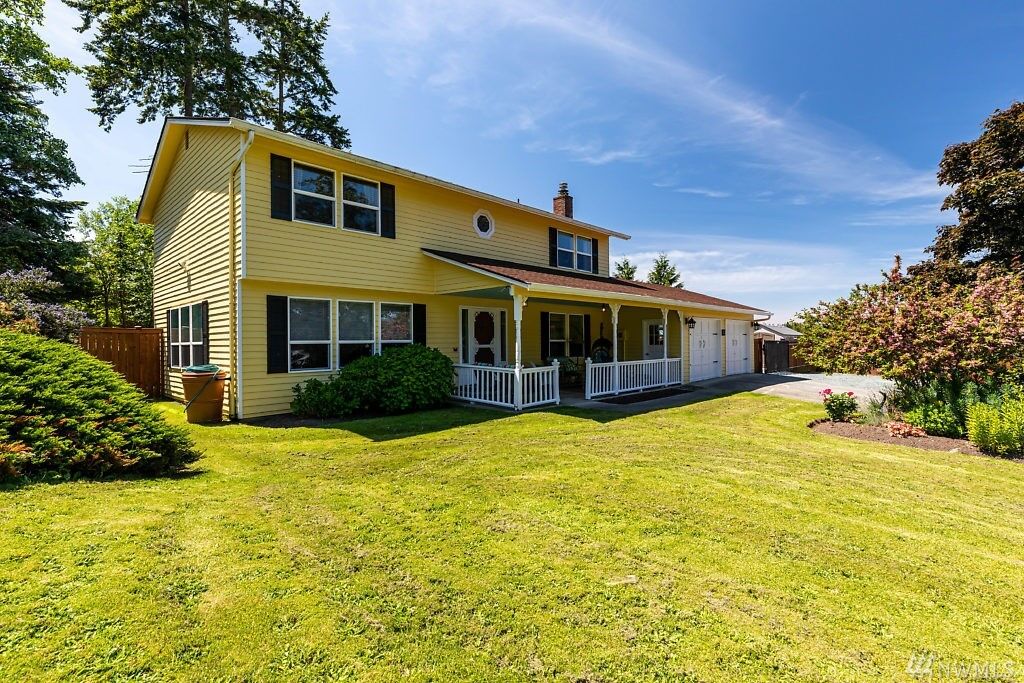 Property Photo:  2122  Colonial Way  WA 98277 
