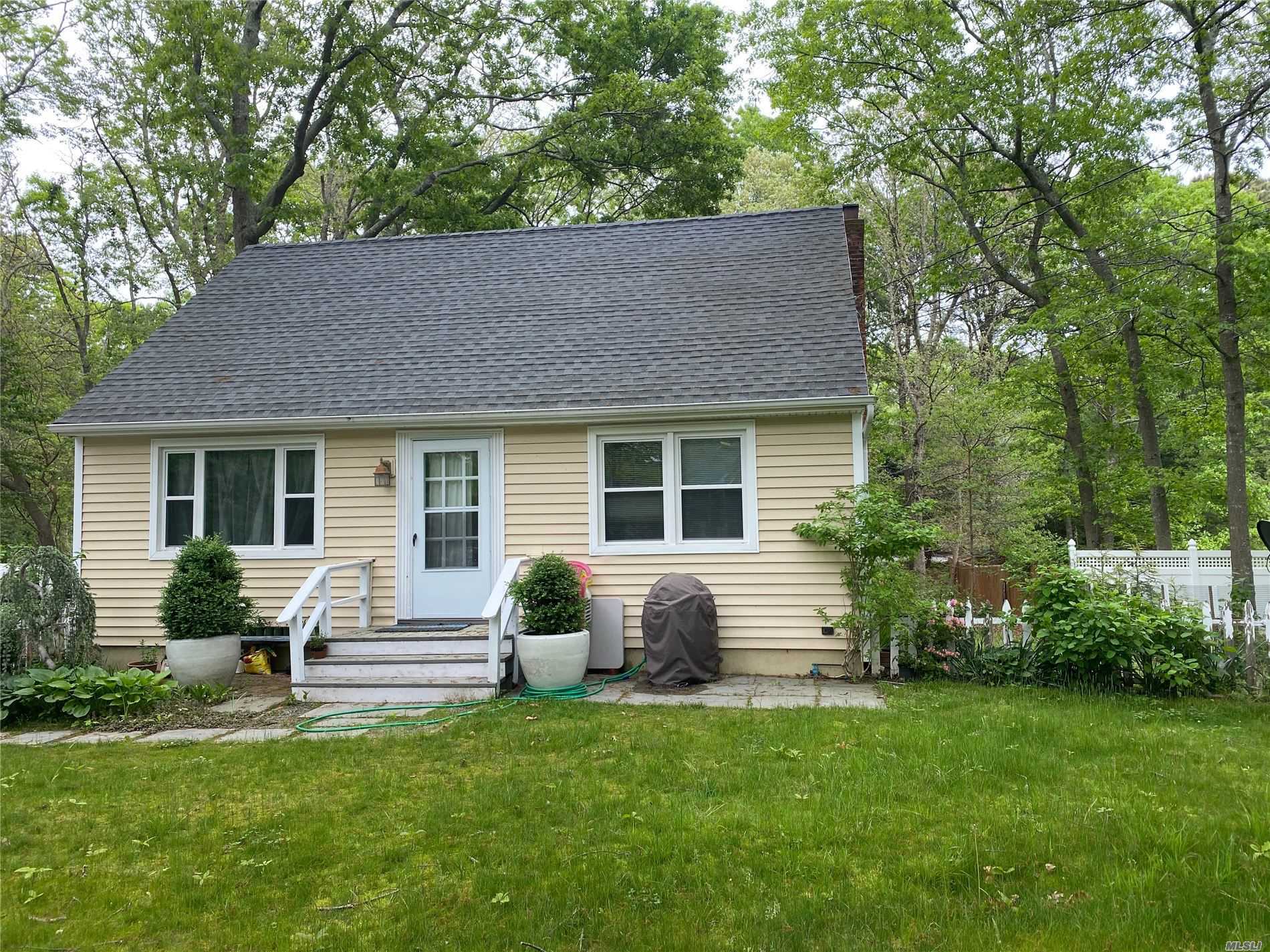 Property Photo: 304 Oak Avenue NY 11901